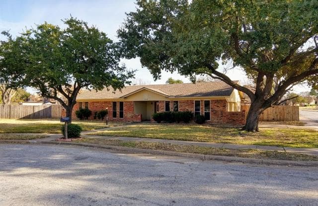 2523 Westchester Drive - 2523 Westchester Drive, Arlington, TX 76015