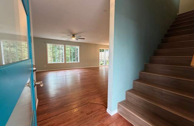3 Bedroom DuPont Home for Rent Gallery 3
