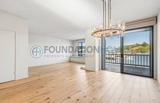 6058 Shelter Bay Ave. Gallery 4