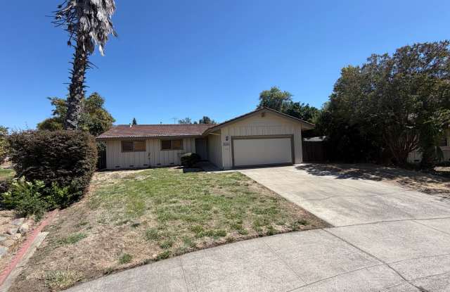 3 Bedroom | 1.5 Bathroom | Single Family Home in Carmichael Gallery 3