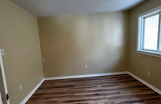 Spacious 5-Bedroom Home for Rent – 158 Fallbrook Street, Carbondale, PA photos photos