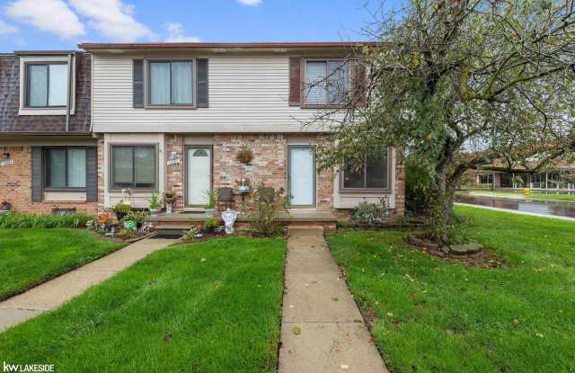 16880 Kingsbrooke Drive Gallery 1