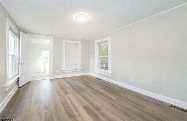 16 Front St photos photos