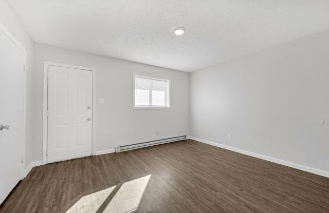 Summit at Geyer Springs Apartments - Affordable Housing Gallery 4