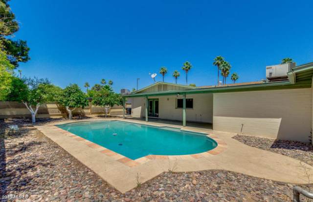 2423 W VIA RIALTO Circle Gallery 2