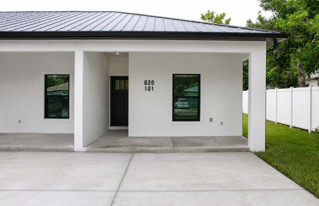 820 26th Ave E Gallery 1