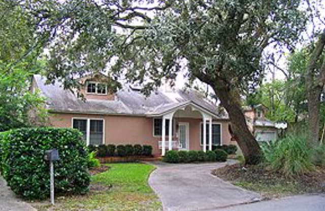 1050 College Street - 1050 College St St Simons Island 31522, St. Simons, GA 31522