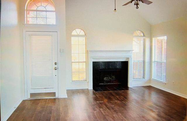 3153 Kettle River Court Gallery 2