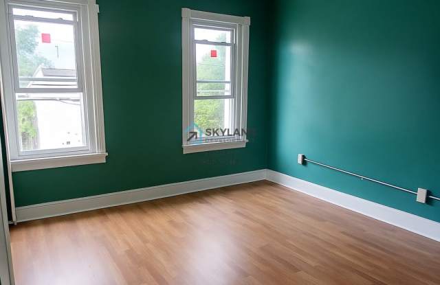 881 N 46th St photos photos