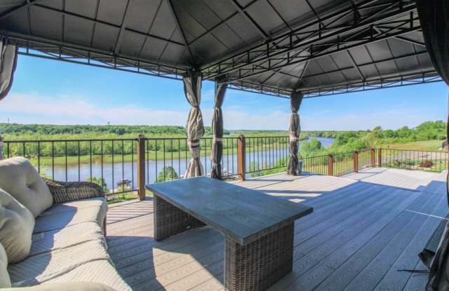 511 Riverview Ct Gallery 4