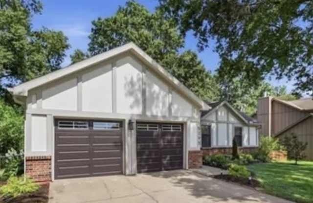 15295 Newton Drive Gallery 1