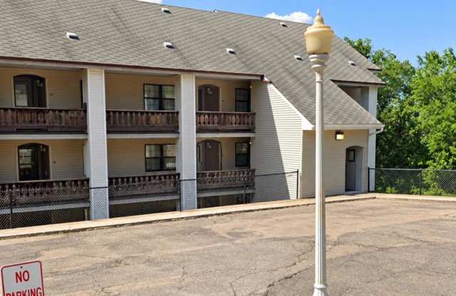 2 Bedroom Condo Gallery 1