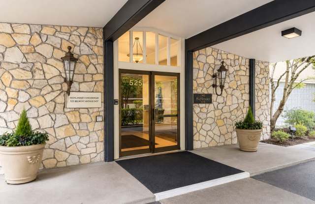 2Bd/1Ba Seattle Condo Gallery 1