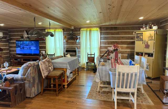 4587 Hwy 171 "Cabin" Gallery 3