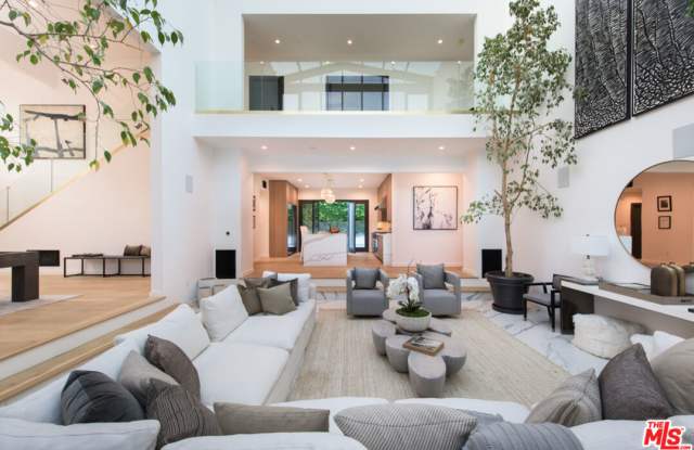 1378 North Doheny Drive Gallery 1