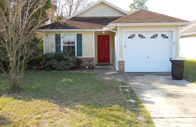 12638 ASHMORE GREEN DR N - 12638 Ashmore Green Dr N, Jacksonville, FL 32246