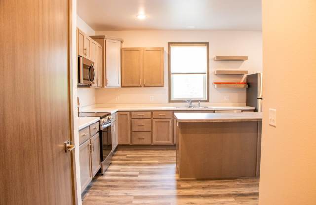 Top Floor Corner 1bed- Available August 6th! photos photos