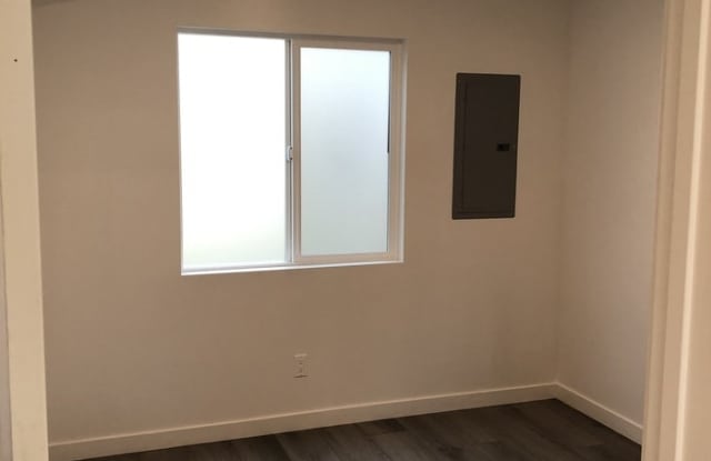 2526 Thurman Avenue Gallery 2