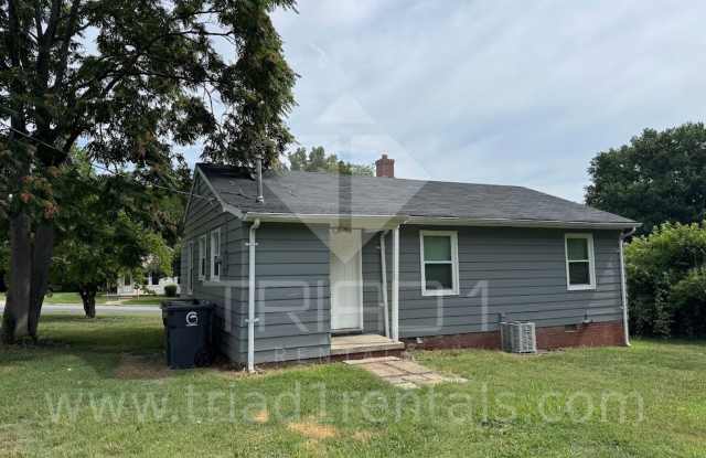 3bed/1bath House in Greensboro - $1350/month Gallery 3