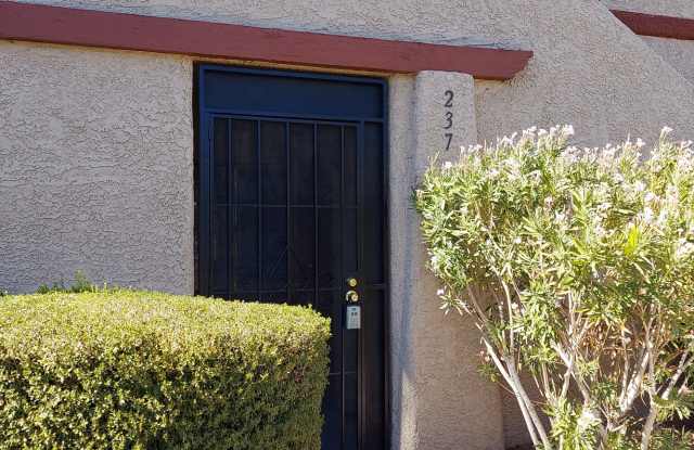 DOWNSTAIRS UNIT. 1 BEDROOM AND 1 BATHROOM. THE HOME FEATURES A FULLY RENOVATED KITCHEN. KITCHEN AND DINING AREA. LAUNDRY ROOM IN UNIT. GREAT COMMUNITY WITH CLUBHOUSE. TENNIS COURT, SWIMMING POOL, SPA. photos photos