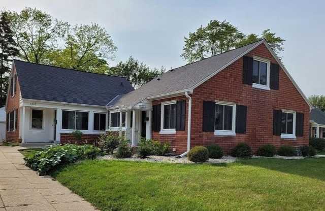 5017 N Bay Ridge Ave photos photos