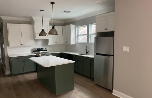 3 bedrooms 1 bath - Mid City - Streetcar Access! Gallery 2