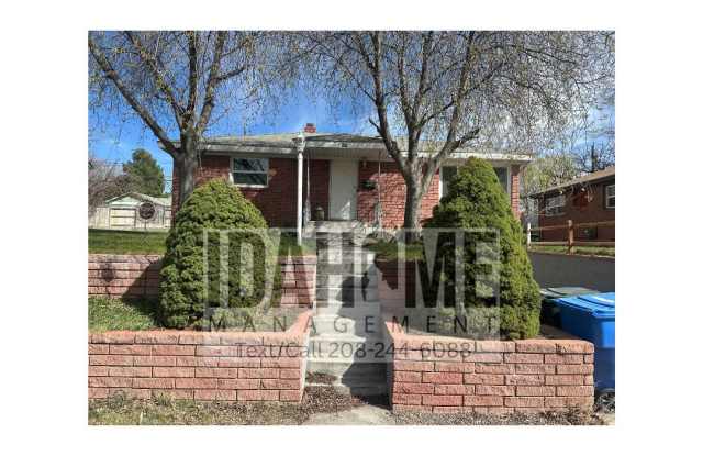 Charming single family home for rent close to Alameda Park! photos photos