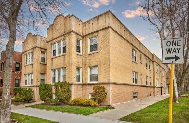 2452 W Ardmore Ave photos photos