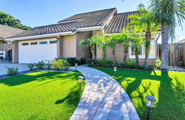 Beautiful single family home in Rancho Penasquitos! Available immediately! photos photos