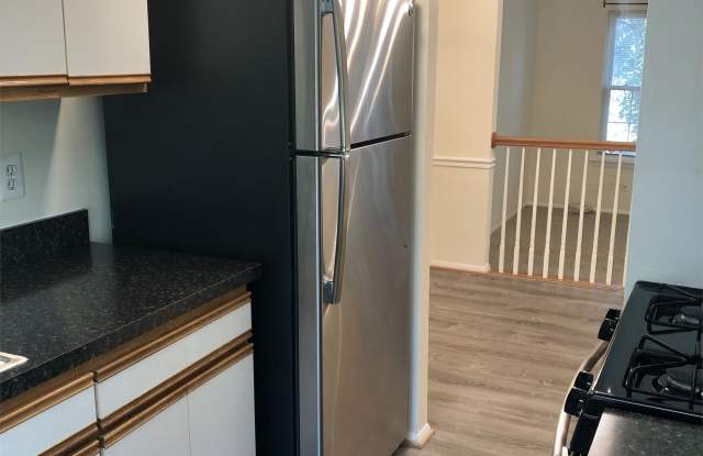 7002 Roslyn Avenue - 1 Gallery 2