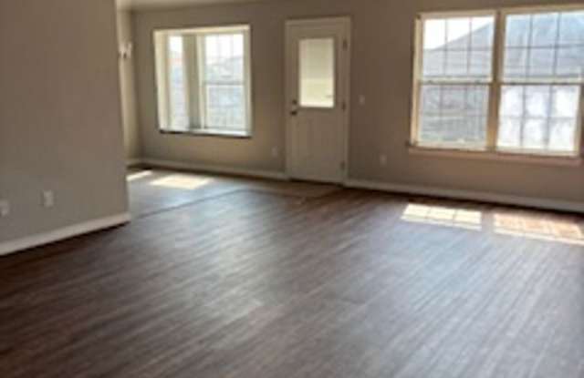 First 2 months FREE!  - New Flooring and Freshly Painted! Gallery 4