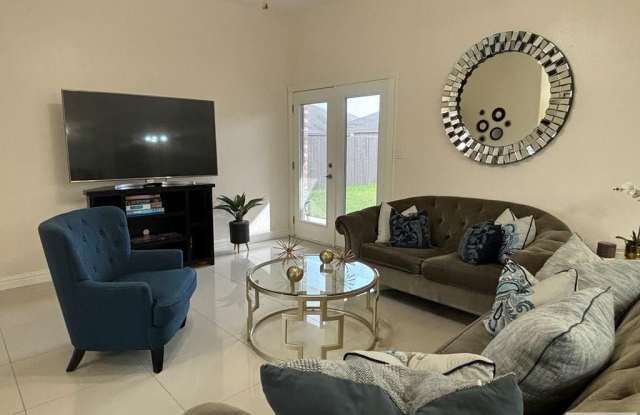 2482 LEXINGTON PLACE Gallery 2