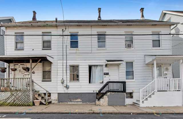 Spacious Easton Home with Modern Comfort – 276 W Saint Joseph St photos photos