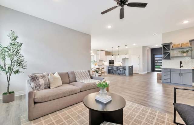 4658 West Emerald Bay Court Gallery 3