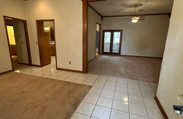 4 Bed, 2.5 Bath Brick home with 2 car garage Gallery 3