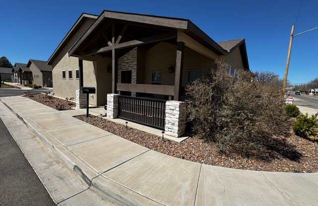 702 Santa Fe Trail E Gallery 1