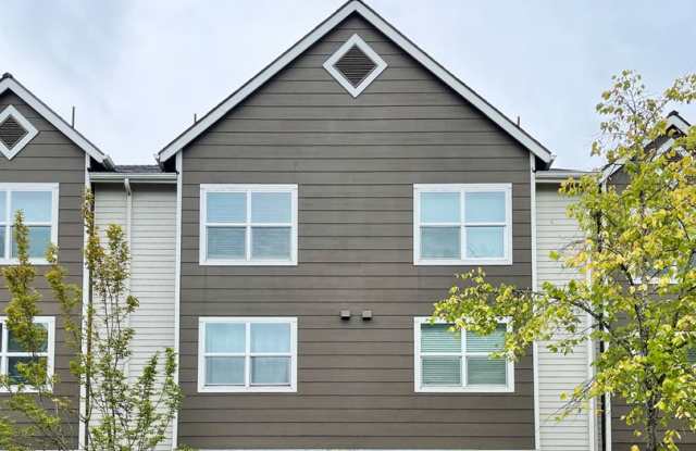 Lynnwood 3 Bedroom Townhome with Garage & Pool photos photos Lynnwood 3 Bedroom Townhome with Garage & Pool photos photos