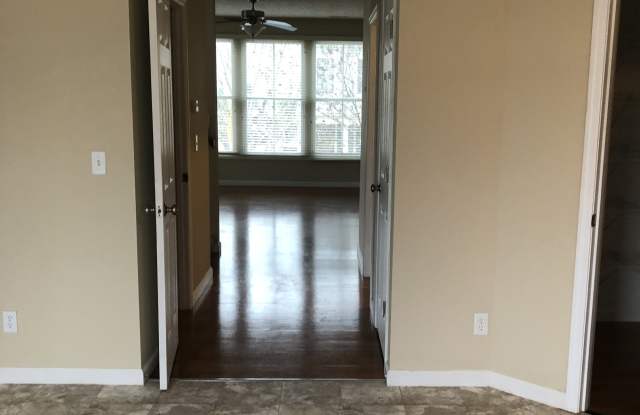 3313-2 Shutten St. Gallery 2