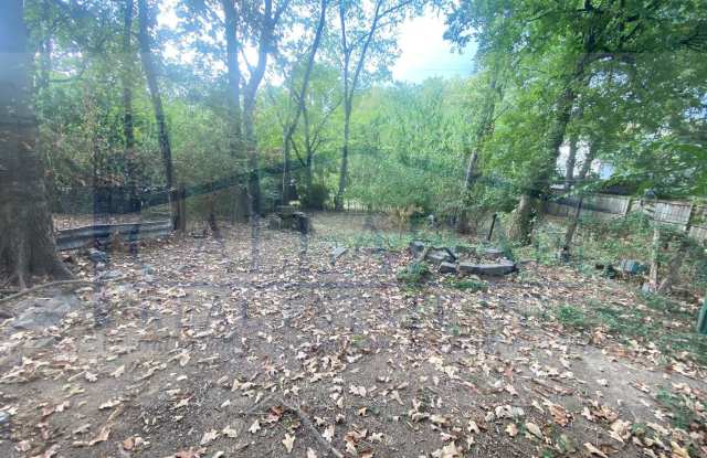 Little Rock 2 Bed Bungalow Gallery 4