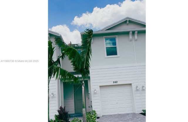 542 SE Rivergrass St photos photos