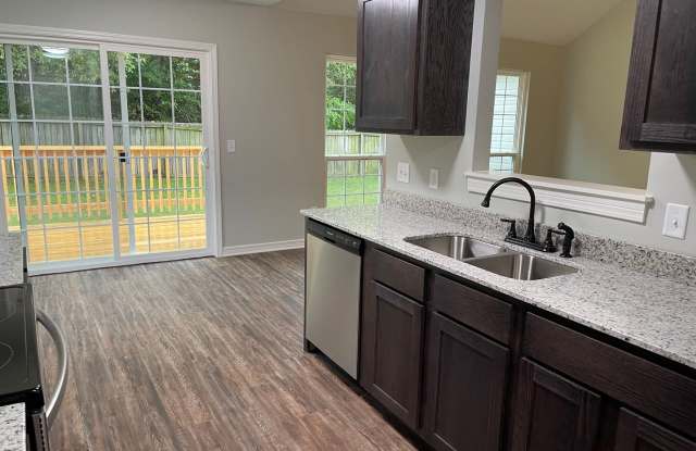 Fully renovated 3 bed/2 bath home Gallery 1