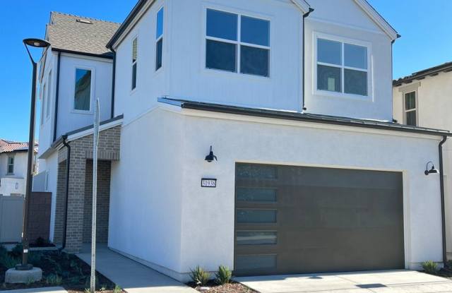 BRAND NEW! 3 BR/2.5 BA + LOFT/OFFICE DETACHED HOME IN GREAT SAN JUAN CAPISTRANO LOCATION Gallery 3