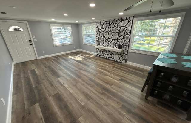 1085 N Rice Ter Gallery 1