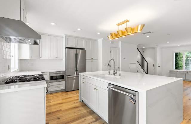 Steps from 17th Street - Beautifully Updated 2 Bed, 2.5 Bath Townhome in Newport Beach photos photos