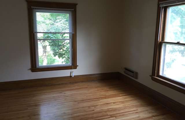 2939 Girard Ave N # 2 Gallery 4
