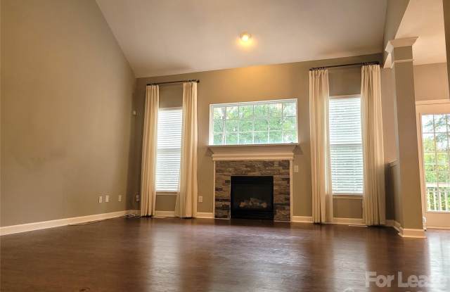 5618 Branthurst Drive Gallery 4