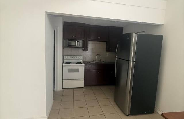 216-2 COUNTRY CLUB RD. Gallery 3