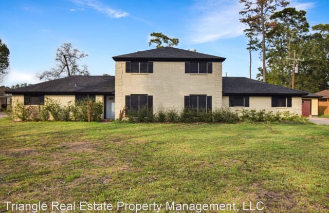310 Pineshadows - 310 West Pineshadows Drive, Pinewood Estates, TX 77659
