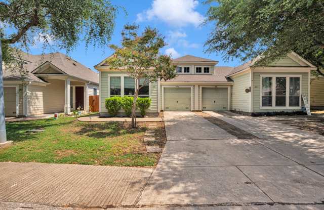 Beautiful 3 bedroom townhome available for rent for ASAP move in!!!! Medical Center Area!!! photos photos