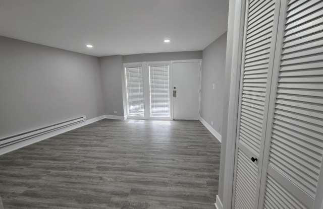 RENOVATED ONE BEDROOM APARTMENTS FOR $1,550.00 Gallery 2